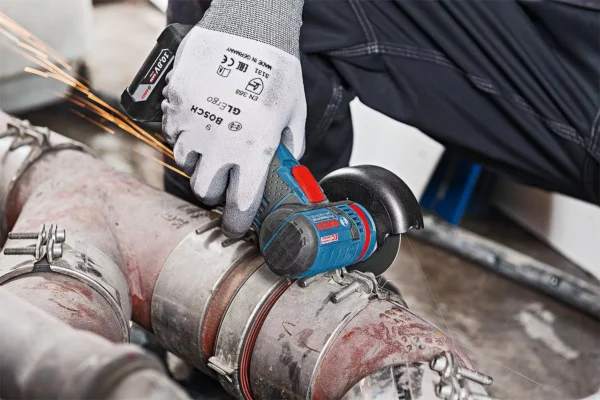 Akumulatorska kutna brusilica BOSCH GWS 12V-76, 12 V, s 2 × 2,0 Ah akumulatora i punjačem