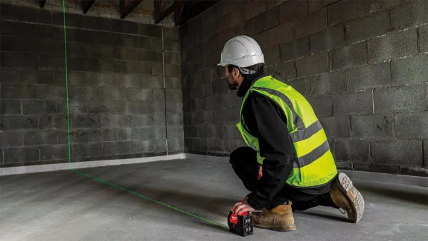 Križni linijski laser Milwaukee CLL-C, zeleni, s transportnim kovčegom
