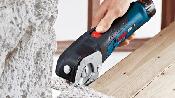 Akumulatorske univerzalne škare Bosch GUS 12V-300 Professional bez akumulatora i punjača
